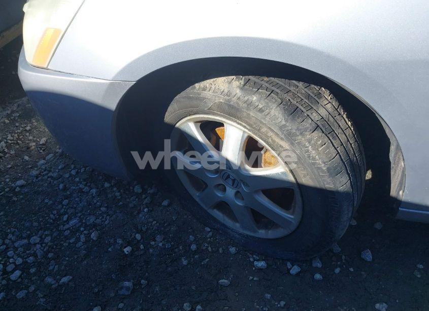 Photo 12 of 2005 Honda Accord 3.0 EX (VIN 1HGCM82615A013943)