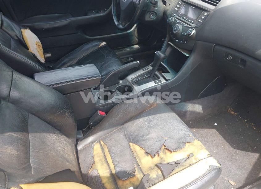 Photo 8 of 2005 Honda Accord 3.0 EX (VIN 1HGCM82675A002347)