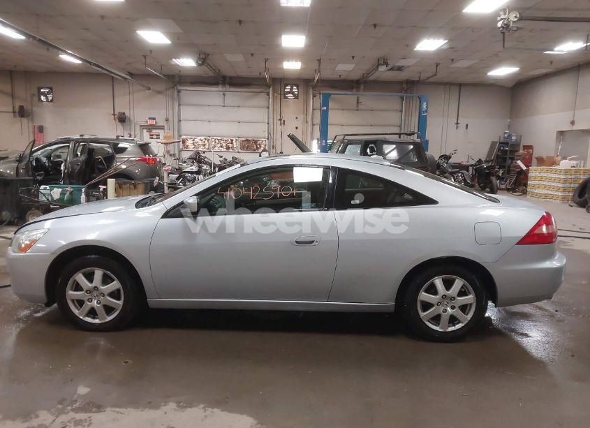 Photo 15 of 2005 Honda Accord 3.0 EX (VIN 1HGCM82695A000566)