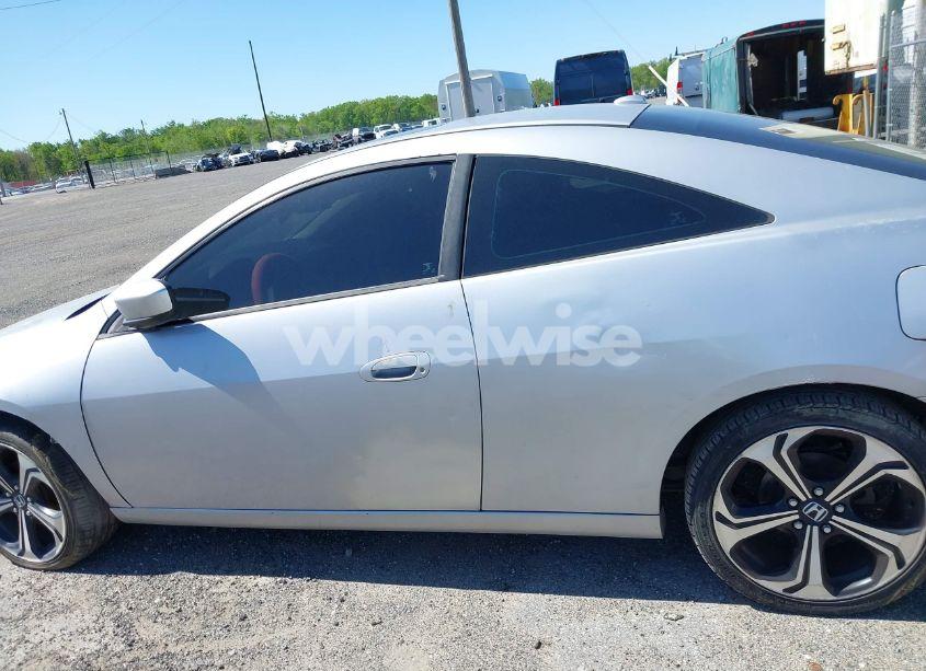 Photo 13 of 2004 Honda Accord EX (VIN 1HGCM826X4A020727)