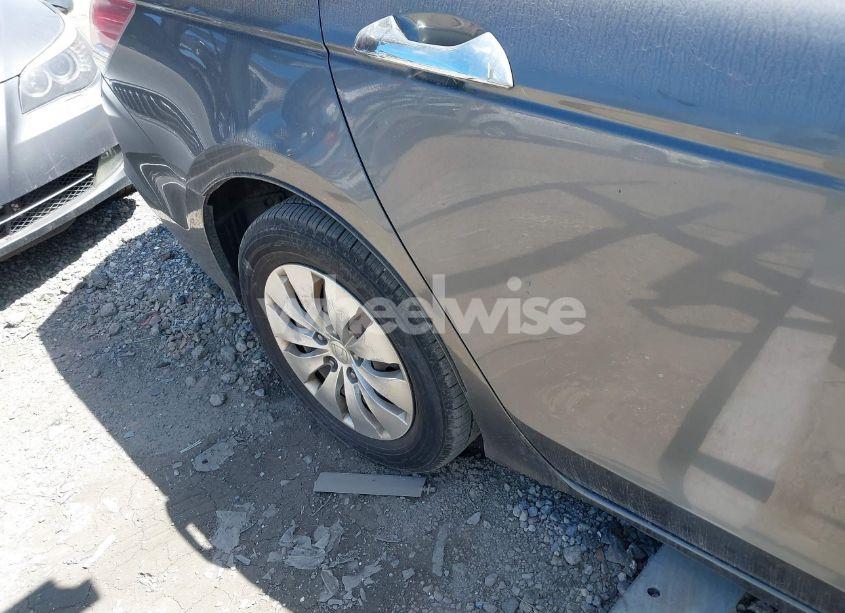 Photo 18 of 2009 Honda Accord 2.4 LX (VIN 1HGCP26309A088188)