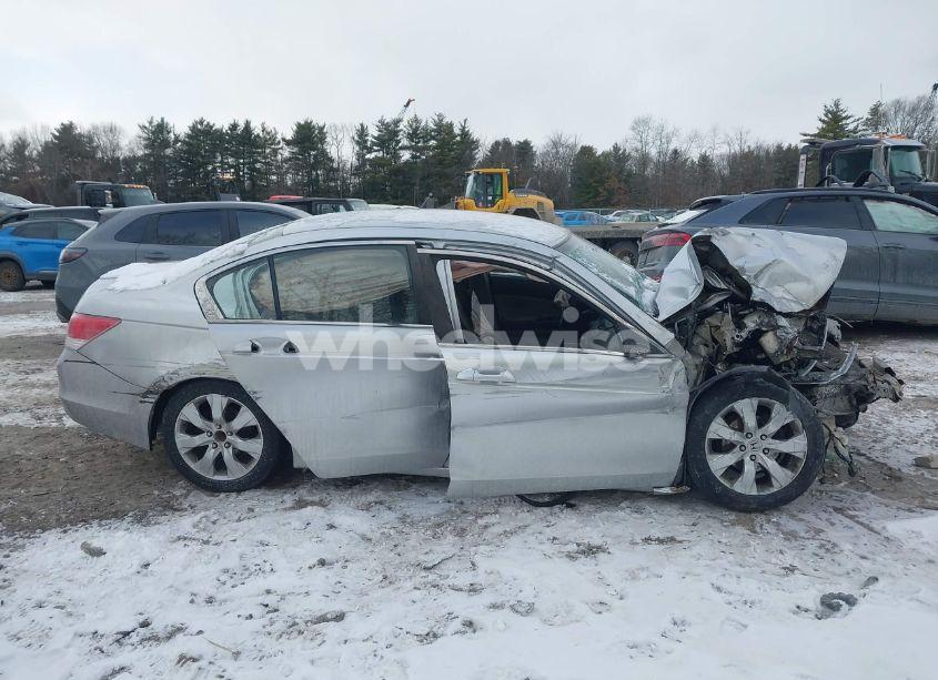 Photo 12 of 2009 Honda Accord 2.4 LX (VIN 1HGCP26339A110636)