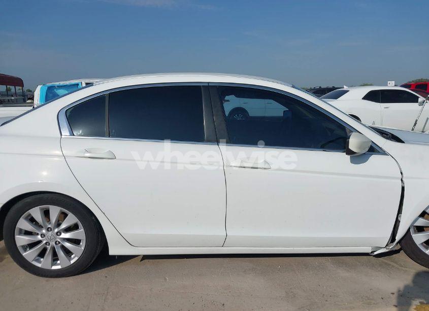 Photo 14 of 2009 Honda Accord 2.4 LX (VIN 1HGCP26339A125055)