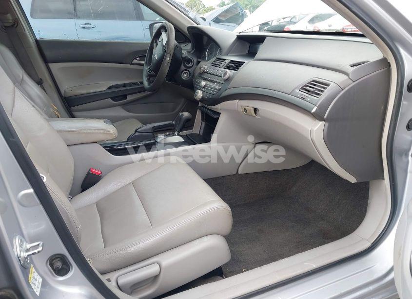 Photo 5 of 2009 Honda Accord LX (VIN 1HGCP26339A198653)