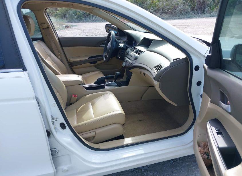 Photo 5 of 2009 Honda Accord LX (VIN 1HGCP26349A069336)