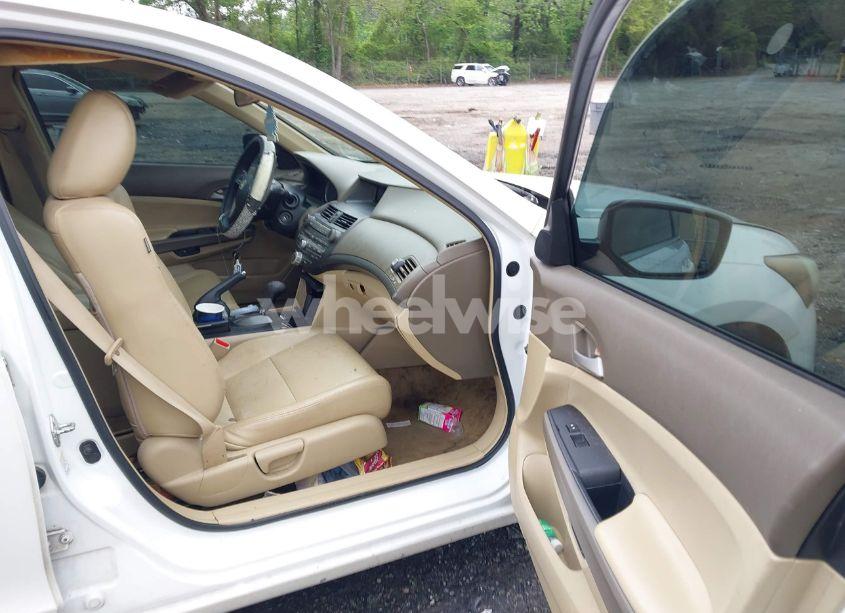 Photo 5 of 2009 Honda Accord 2.4 LX (VIN 1HGCP26389A069484)