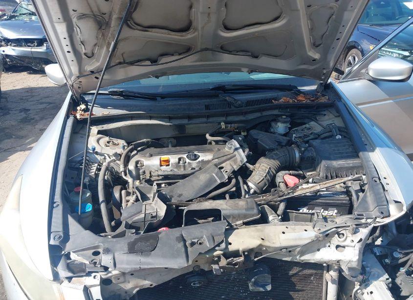 Photo 10 of 2009 Honda Accord 2.4 LX (VIN 1HGCP26389A093851)