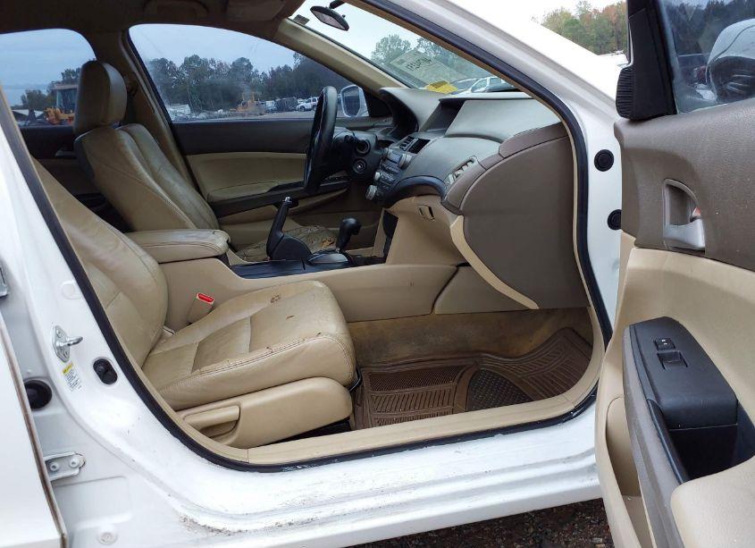 Photo 5 of 2009 Honda Accord LX (VIN 1HGCP263X9A029858)