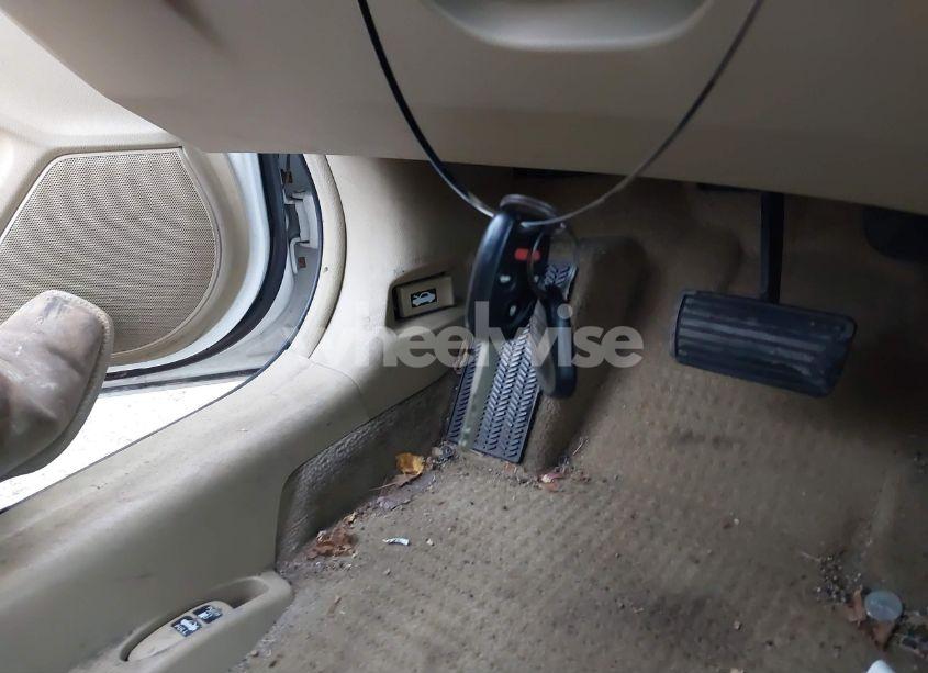 Photo 11 of 2009 Honda Accord 2.4 LX-P (VIN 1HGCP26409A065101)