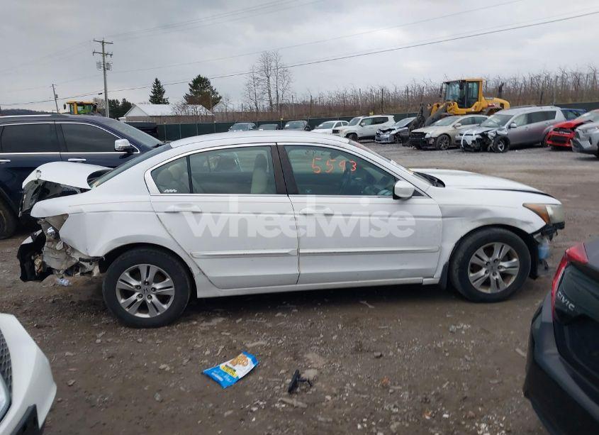 Photo 13 of 2009 Honda Accord 2.4 LX-P (VIN 1HGCP26409A065101)