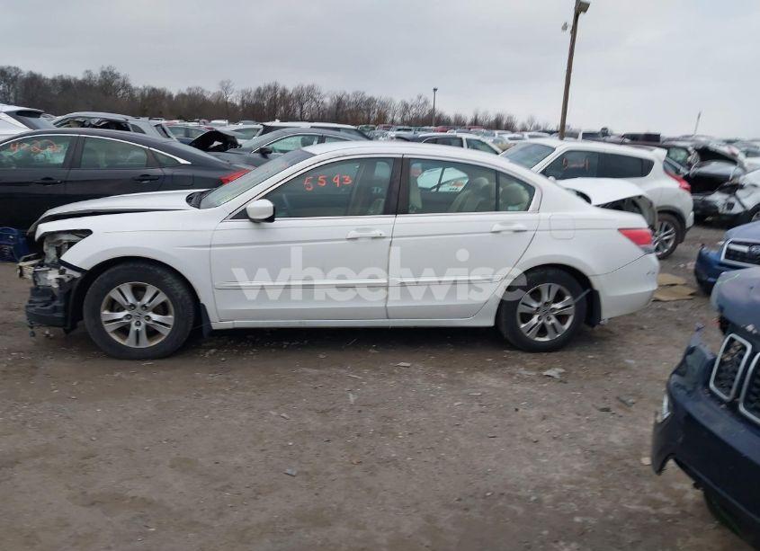 Photo 14 of 2009 Honda Accord 2.4 LX-P (VIN 1HGCP26409A065101)