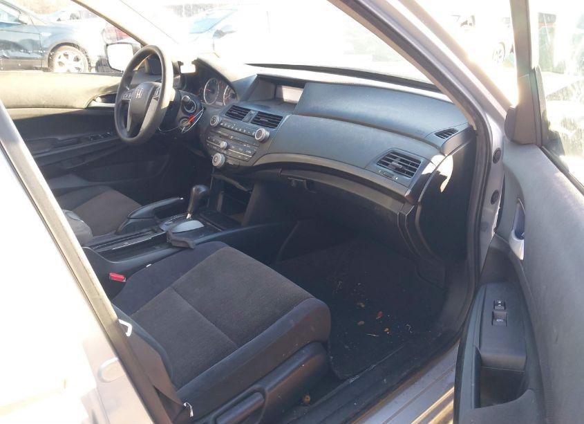 Photo 5 of 2009 Honda Accord 2.4 LX-P (VIN 1HGCP26409A109906)