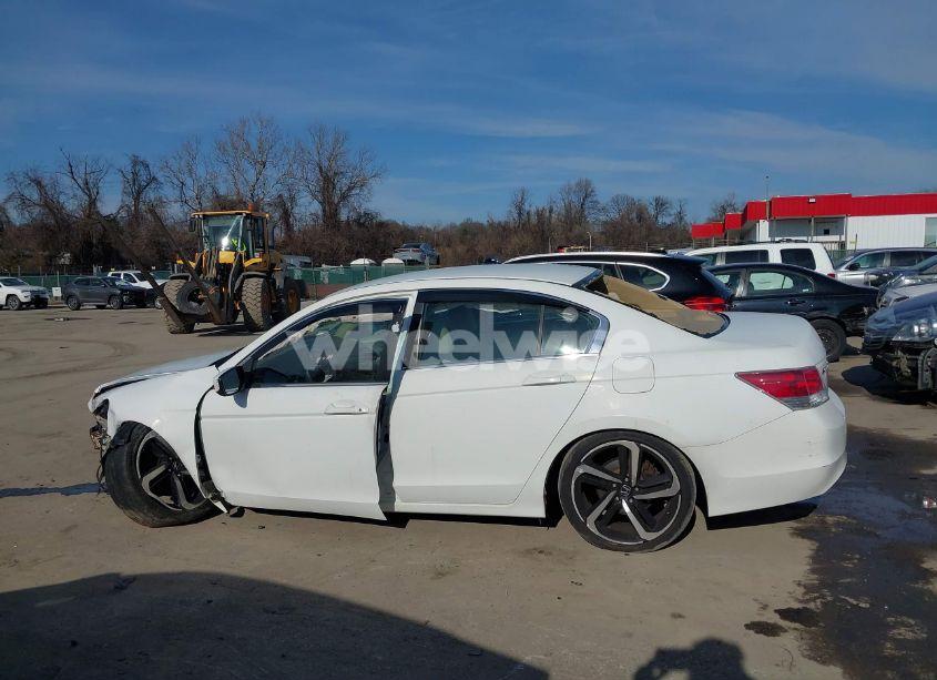 Photo 14 of 2009 Honda Accord 2.4 LX-P (VIN 1HGCP26409A180121)