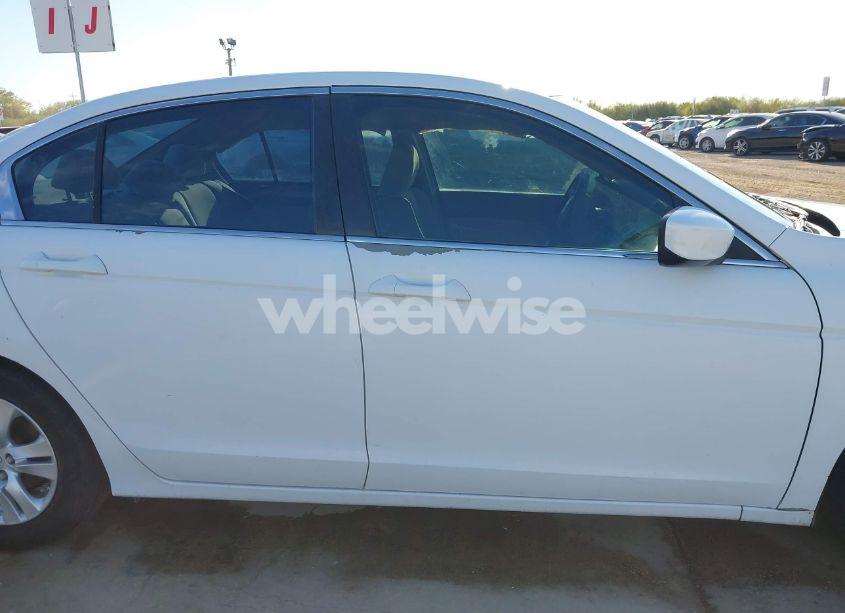 Photo 13 of 2009 Honda Accord 2.4 LX-P (VIN 1HGCP26419A014884)