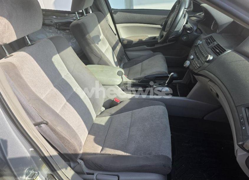 Photo 5 of 2009 Honda Accord 2.4 LX-P (VIN 1HGCP26419A033709)