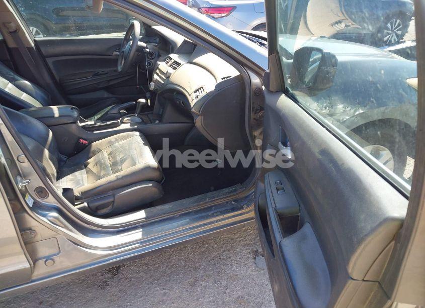 Photo 5 of 2009 Honda Accord 2.4 LX-P (VIN 1HGCP26419A068430)