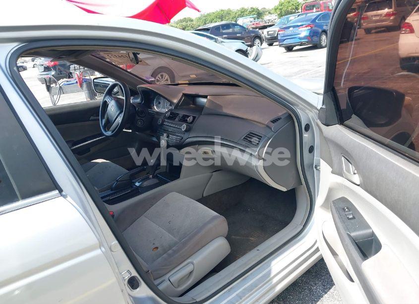 Photo 5 of 2009 Honda Accord 2.4 LX-P (VIN 1HGCP26419A146754)