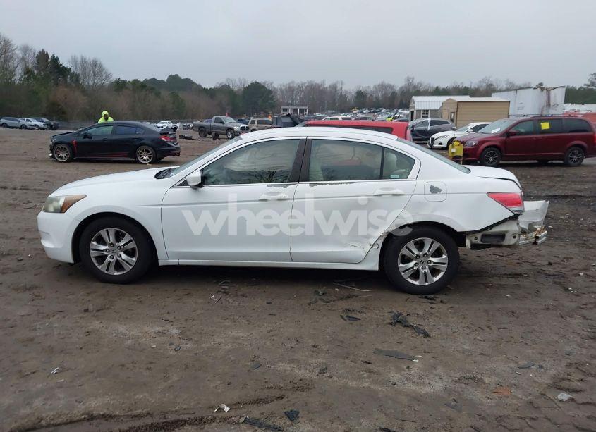 Photo 15 of 2009 Honda Accord 2.4 LX-P (VIN 1HGCP26439A012179)