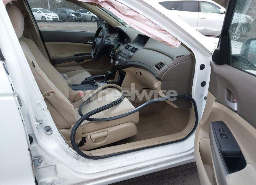 Photo 5 of 2009 Honda Accord 2.4 LX-P (VIN 1HGCP26439A012179)