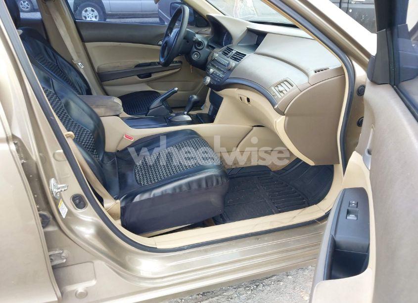 Photo 5 of 2009 Honda Accord 2.4 LX-P (VIN 1HGCP26449A044235)