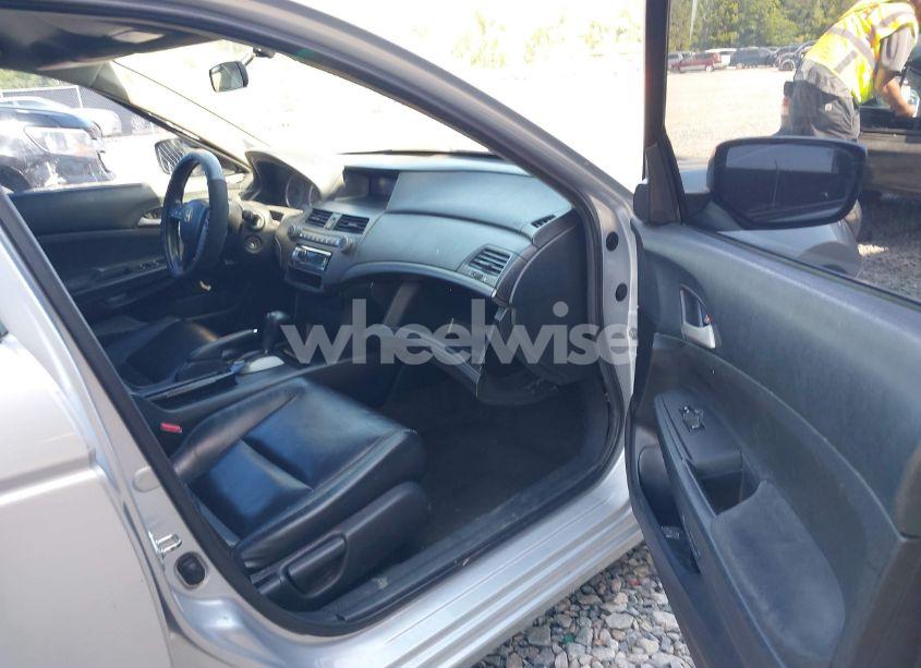 Photo 5 of 2009 Honda Accord 2.4 LX-P (VIN 1HGCP26469A030840)