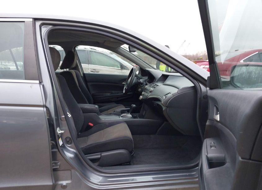 Photo 5 of 2009 Honda Accord 2.4 LX-P (VIN 1HGCP26469A072974)