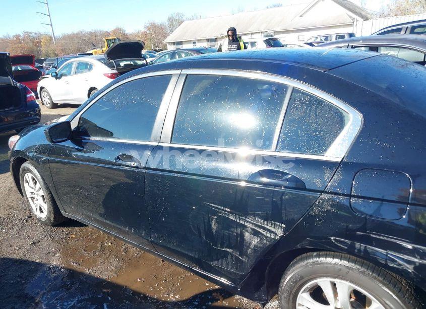 Photo 14 of 2009 Honda Accord 2.4 LX-P (VIN 1HGCP26499A102372)