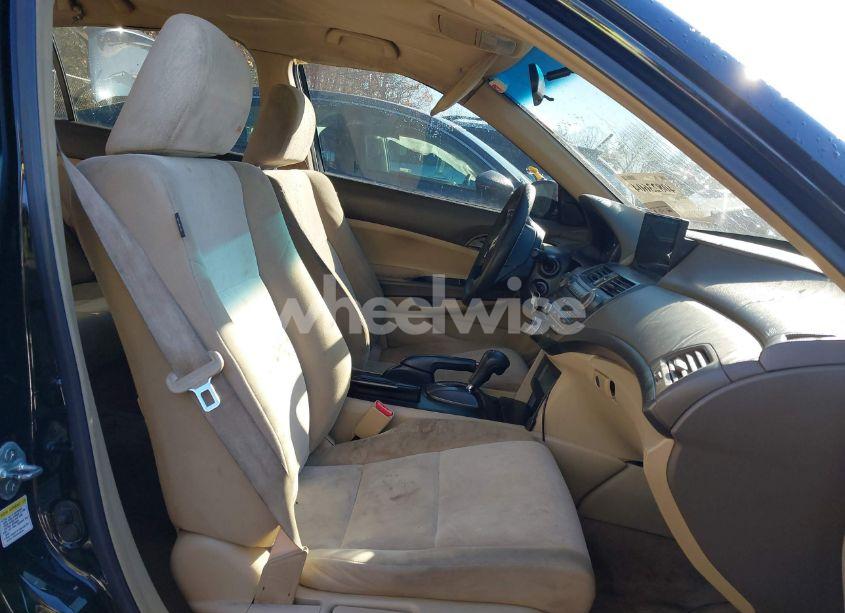 Photo 5 of 2009 Honda Accord 2.4 LX-P (VIN 1HGCP26499A102372)