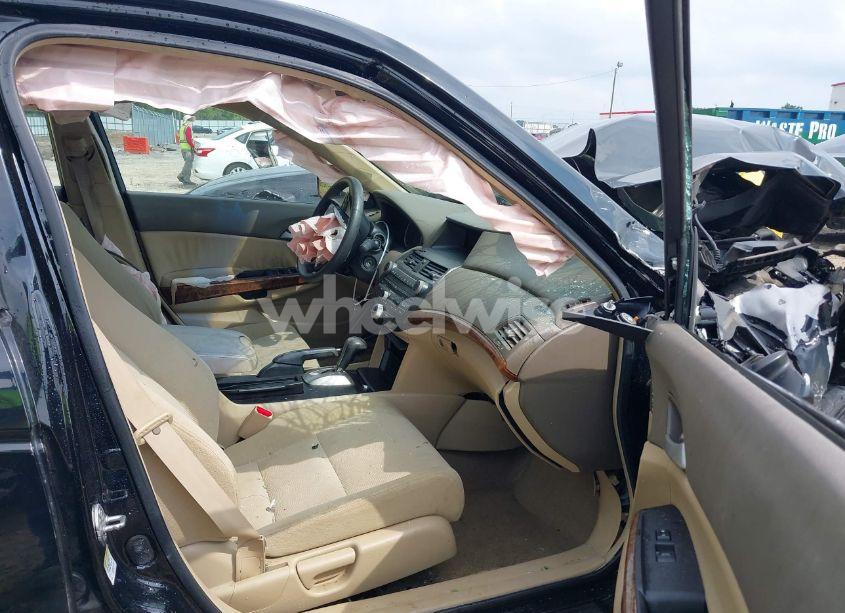 Photo 5 of 2009 Honda Accord 2.4 EX (VIN 1HGCP26779A176853)