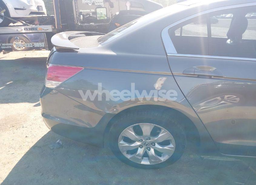 Photo 17 of 2009 Honda Accord 2.4 EX-L (VIN 1HGCP26809A051301)