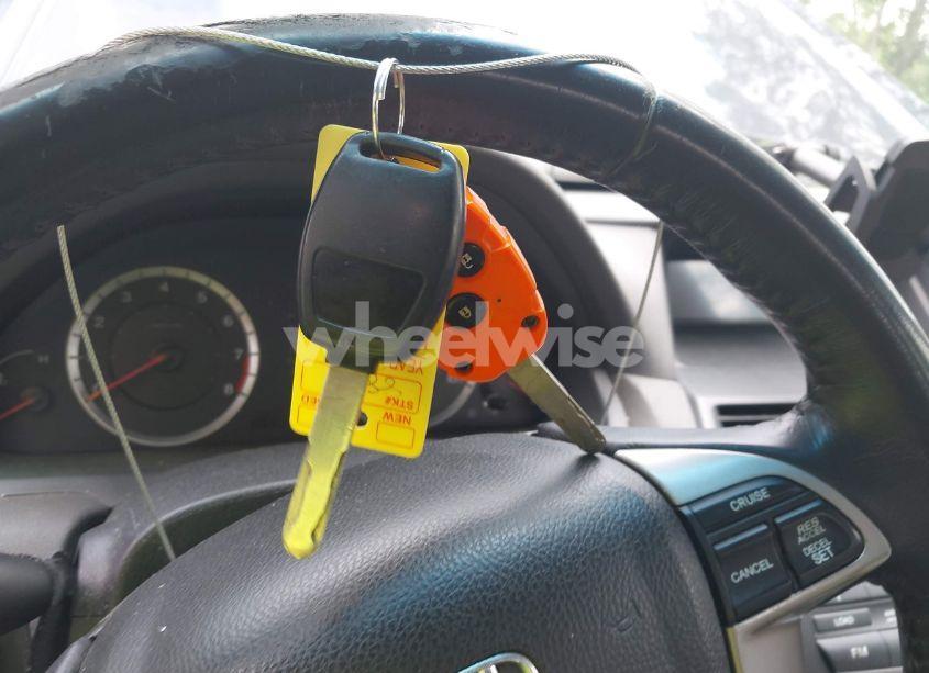 Photo 11 of 2009 Honda Accord 2.4 EX-L (VIN 1HGCP26809A092110)