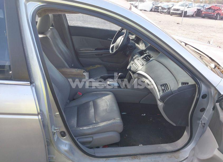 Photo 5 of 2009 Honda Accord 2.4 EX-L (VIN 1HGCP26809A134159)