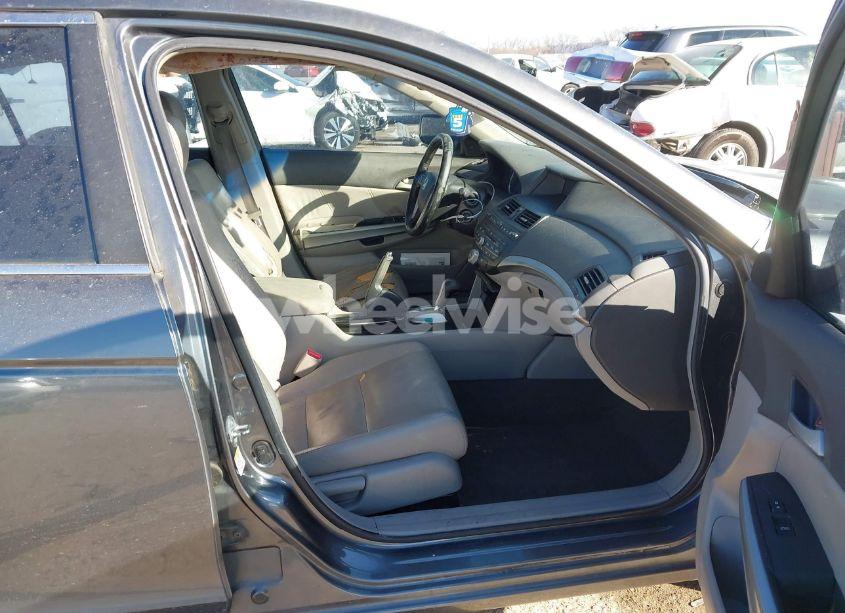 Photo 5 of 2009 Honda Accord 2.4 EX-L (VIN 1HGCP26809A139734)