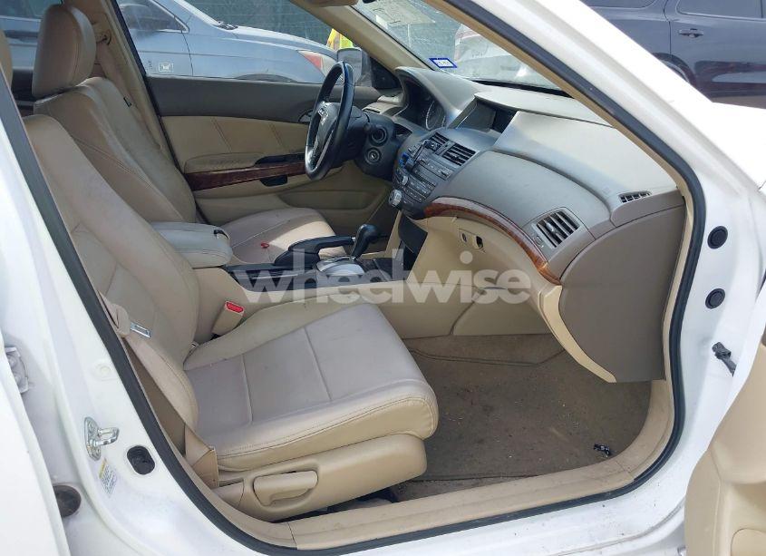 Photo 5 of 2009 Honda Accord 2.4 EX-L (VIN 1HGCP26829A013326)