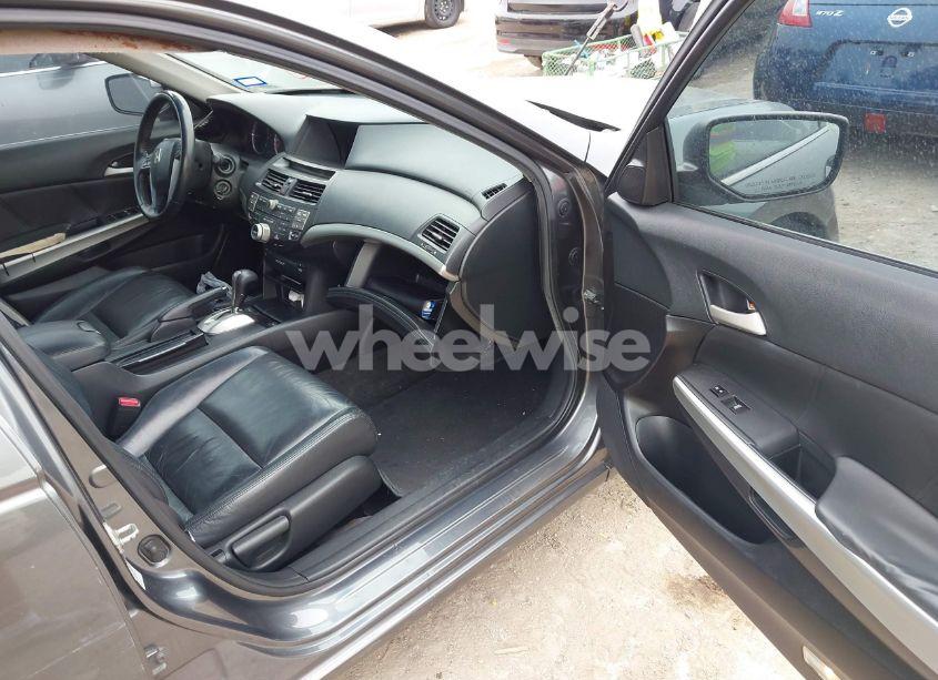 Photo 5 of 2009 Honda Accord 2.4 EX-L (VIN 1HGCP26829A019272)