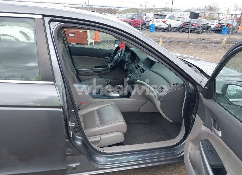 Photo 5 of 2009 Honda Accord 2.4 EX-L (VIN 1HGCP26829A057911)