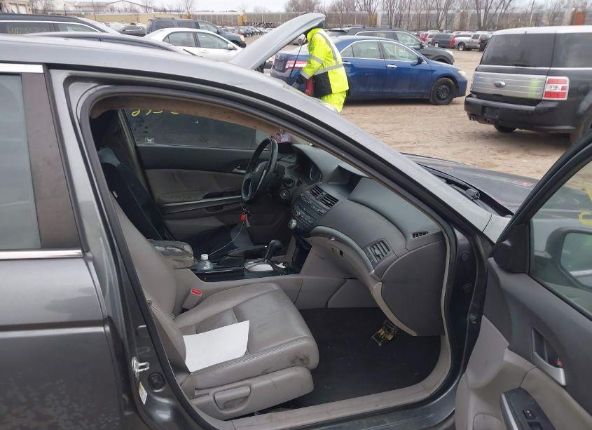 Photo 5 of 2009 Honda Accord 2.4 EX-L (VIN 1HGCP26829A109098)