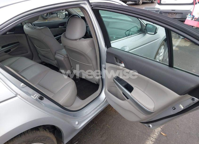 Photo 8 of 2009 Honda Accord 2.4 EX-L (VIN 1HGCP26839A178687)