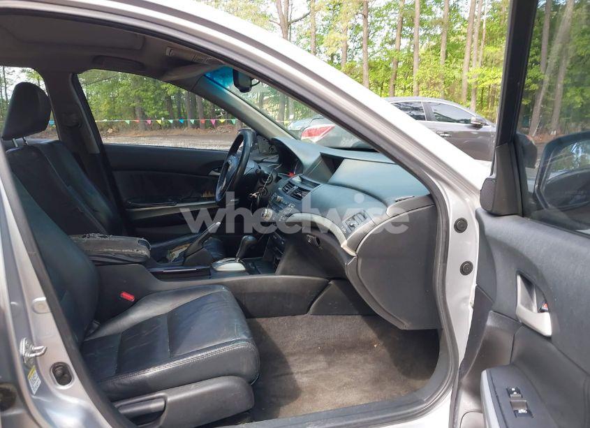 Photo 5 of 2009 Honda Accord 2.4 EX-L (VIN 1HGCP26849A013747)