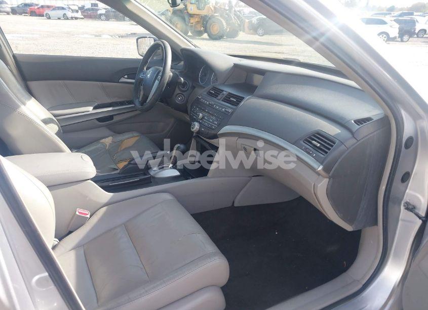 Photo 5 of 2009 Honda Accord 2.4 EX-L (VIN 1HGCP26849A018057)