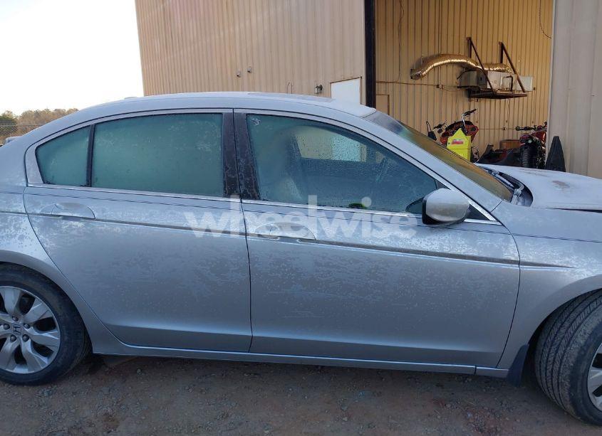 Photo 13 of 2008 Honda Accord 2.4 EX-L (VIN 1HGCP26868A024229)