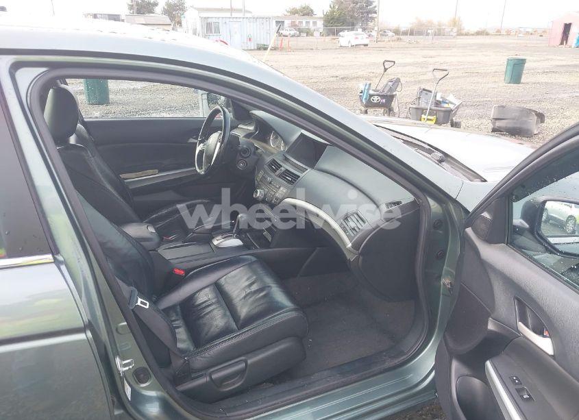 Photo 5 of 2009 Honda Accord 2.4 EX-L (VIN 1HGCP26869A000711)