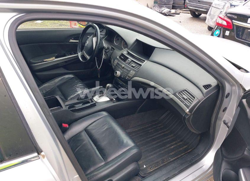 Photo 5 of 2009 Honda Accord 2.4 EX-L (VIN 1HGCP26879A103197)