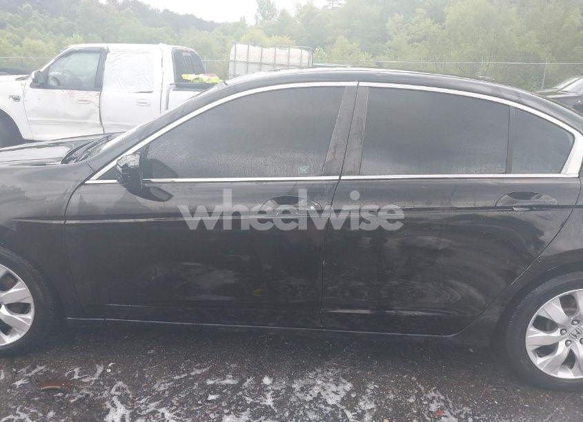 Photo 15 of 2009 Honda Accord 2.4 EX-L (VIN 1HGCP26879A172083)