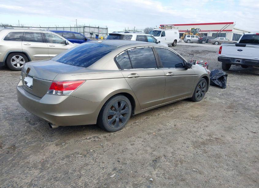 Photo 4 of 2009 Honda Accord SDN (VIN 1HGCP26889A028056)