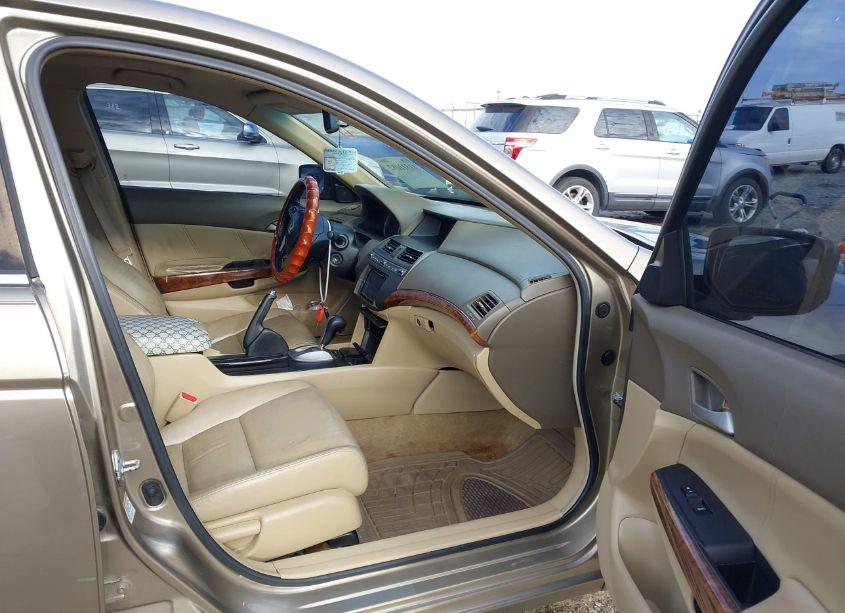 Photo 5 of 2009 Honda Accord SDN (VIN 1HGCP26889A028056)