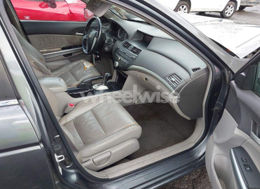 Photo 5 of 2009 Honda Accord 2.4 EX-L (VIN 1HGCP26899A053323)