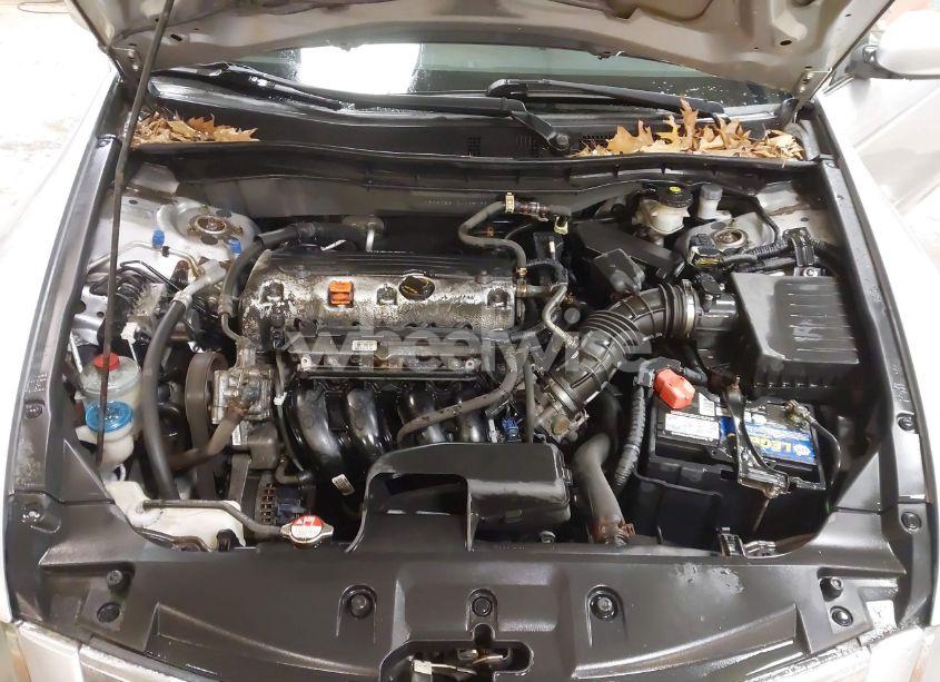 Photo 10 of 2011 Honda Accord 2.4 LX (VIN 1HGCP2E31BA065168)