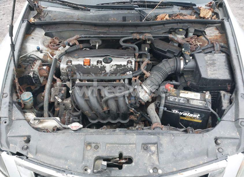 Photo 10 of 2010 Honda Accord 2.4 EX (VIN 1HGCP2E71AA075359)