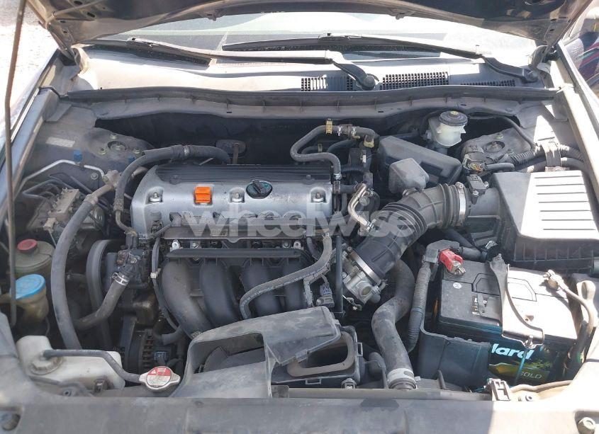 Photo 10 of 2010 Honda Accord 2.4 LX (VIN 1HGCP2F30AA029260)